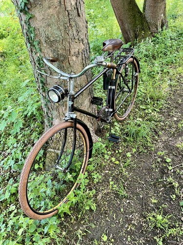 Altes antikes oldtimer fahrrad - antikes,